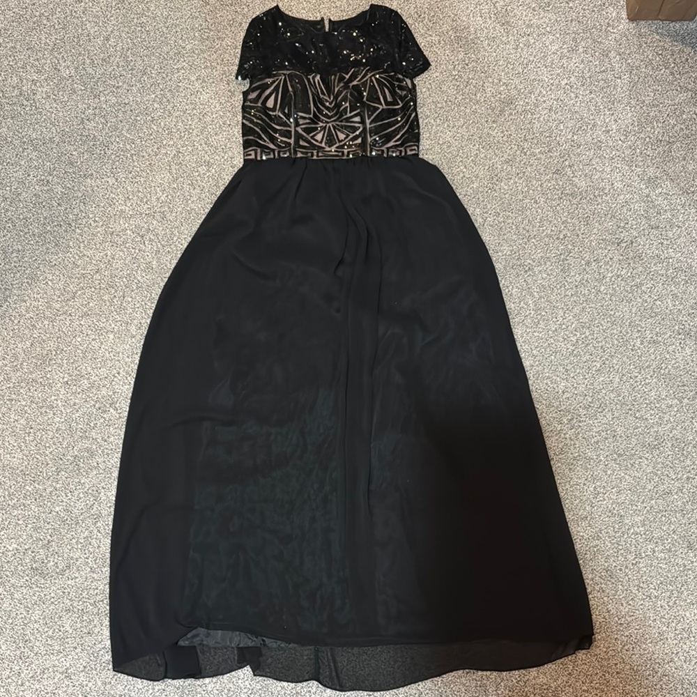 Elegant Black and Gold Evening Gown